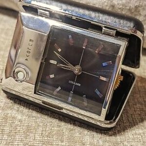 Vintage Bulova travel alarm clock